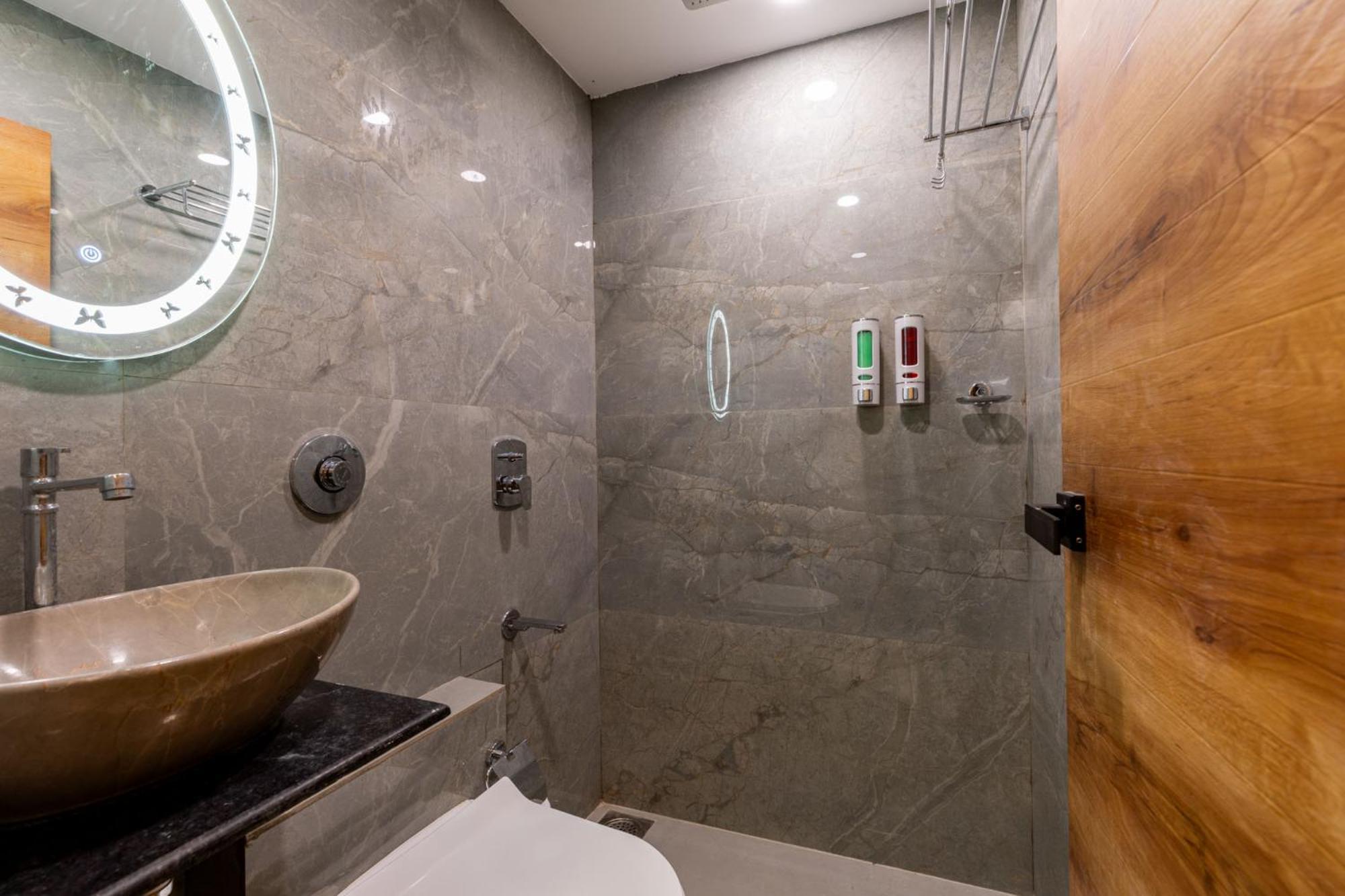 Hotel Zara International Мумбаи Экстерьер фото
